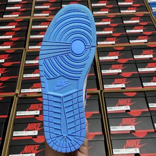 7781.jpg Authentic Nike shoes