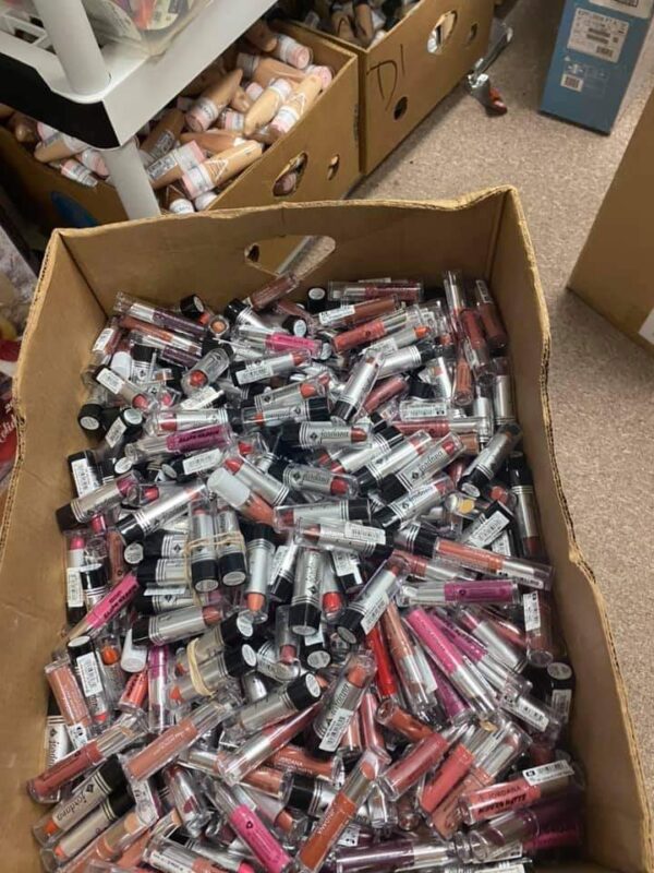 FB_IMG_1647419834007.jpg All In One Makeup Pallet For Sale