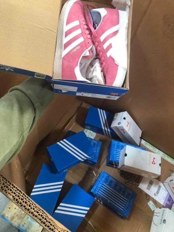 1000008583.jpg JOURNEYS SHOES pallet