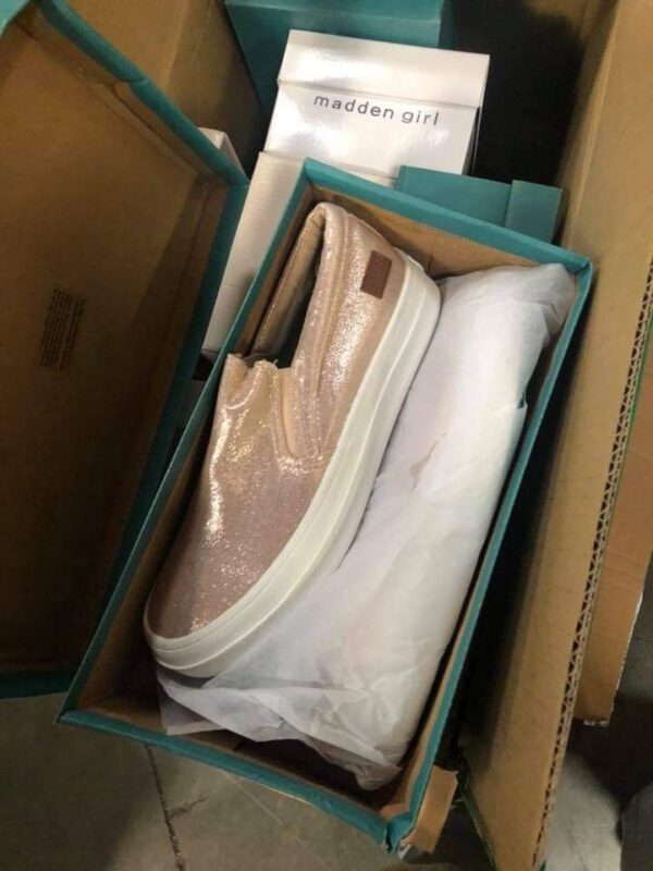 1000008592.jpg JOURNEYS SHOES pallet